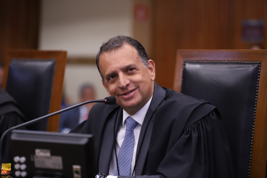 Tribunal de Contas multa Prefeito de Votorantim e Secretário por irregularidades em compra de uniformes