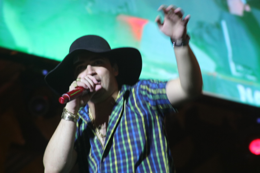 Natanzinho arrasta multidão na Festa Junina