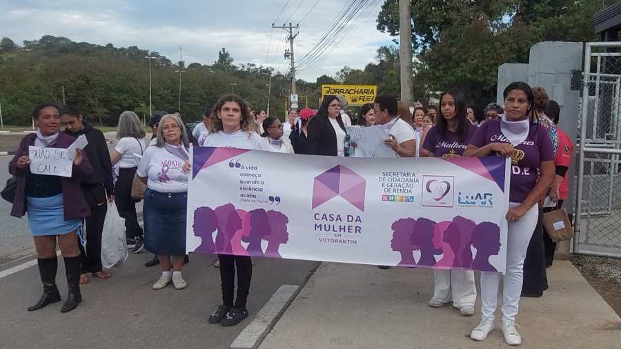 Caminhada em Votorantim marca ações do Agosto Lilás pelo fim da violência contra a mulher